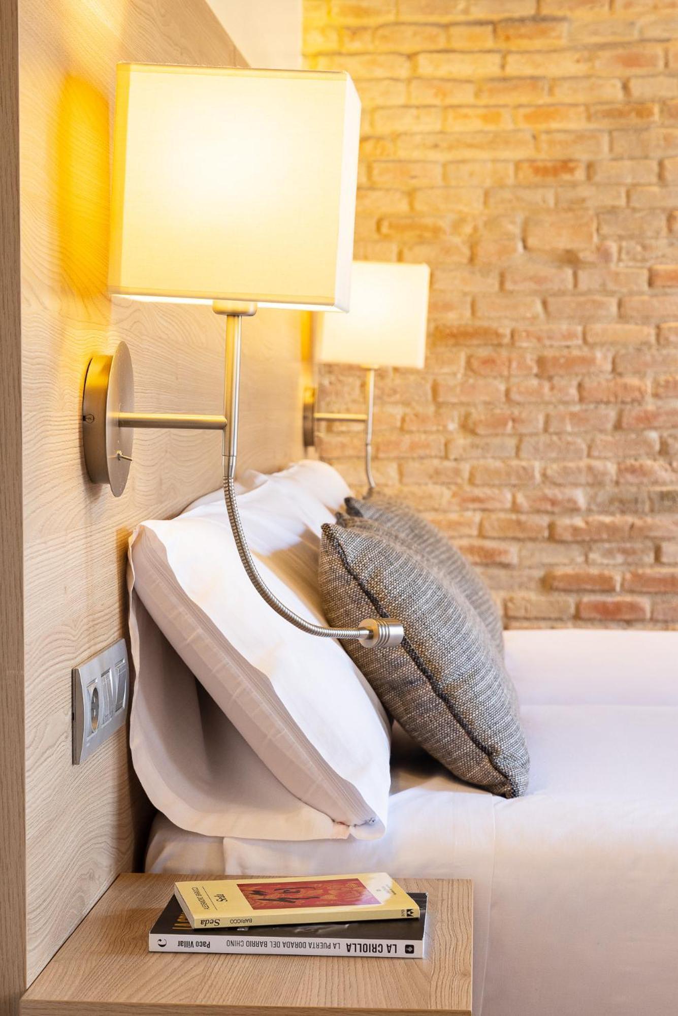Arc La Rambla Hotel Barcelona Exterior photo